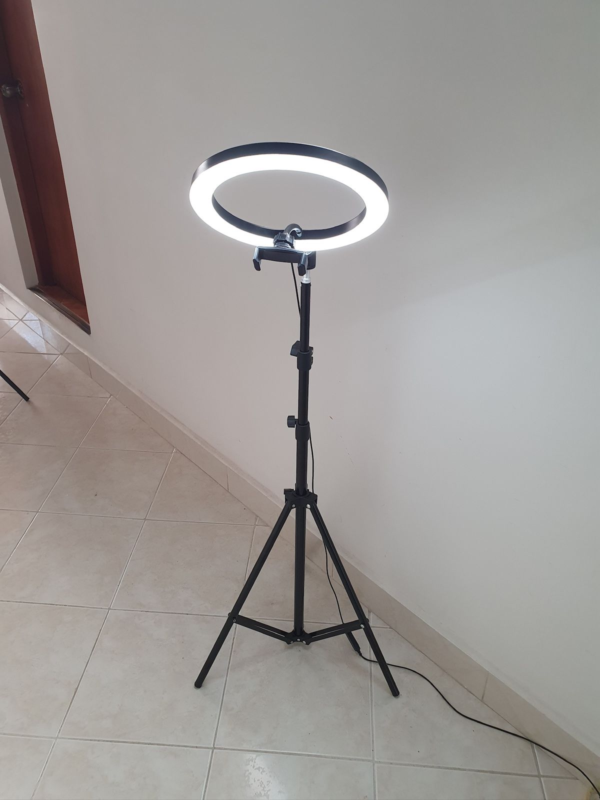 ARO DE LUZ DE 33 CM CON TRIPODE Y SOPORTE